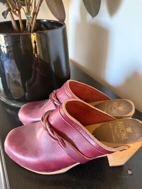 Kork-Ease Burgundy Leather Braided Strap Clogs